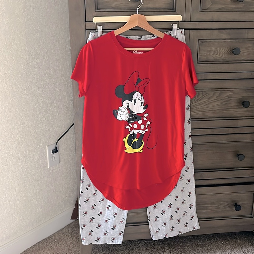2 PC Minnie Mouse Graphic Pajama Set